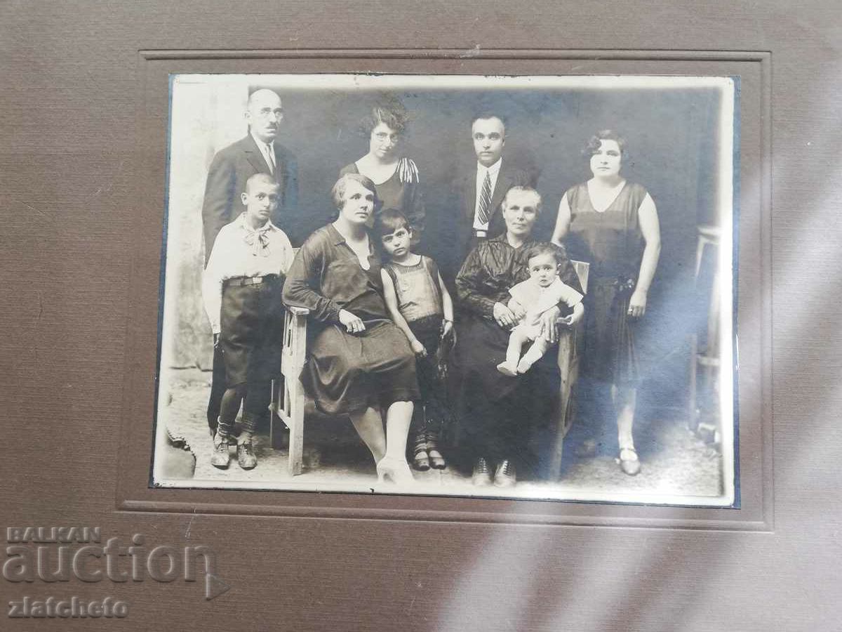 Old photo cardboard Kingdom of Bulgaria - with price 15.00 BGN | € 7.67 Old photo cardboard Kingdom of Bulgaria - with price 15.00 BGN | € 7.67