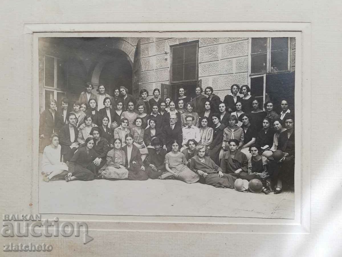 Old photo cardboard Kingdom of Bulgaria - with price 25.00 BGN | € 12.78 Old photo cardboard Kingdom of Bulgaria - with price 25.00 BGN | € 12.78