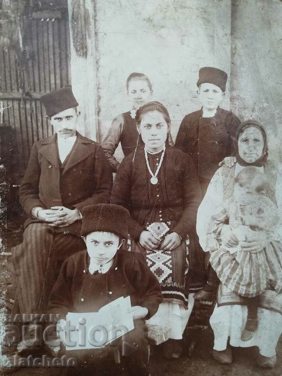 Old photo cardboard Kingdom of Bulgaria - with price 20.00 BGN | € 10.23 Old photo cardboard Kingdom of Bulgaria - with price 20.00 BGN | € 10.23