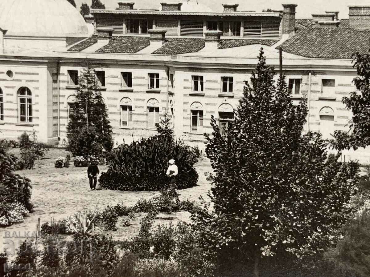 Kyustendil Double bathroom 1930 old photo - 6 Kyustendil Double bathroom 1930 old photo - 6