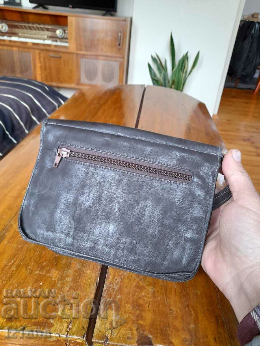 Livrarea Geanta de documente LZ veche