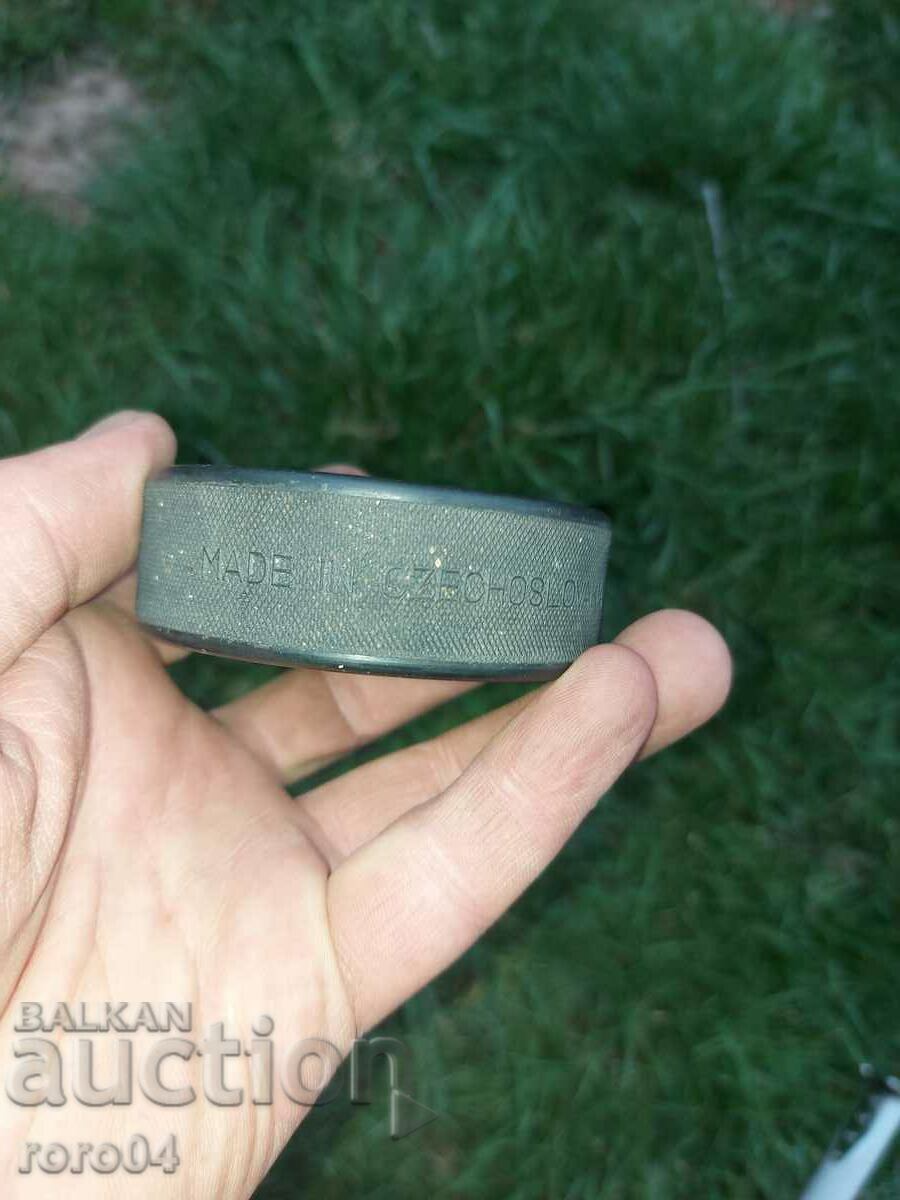 HOCKEY PUCK - 6 HOCKEY PUCK - 6