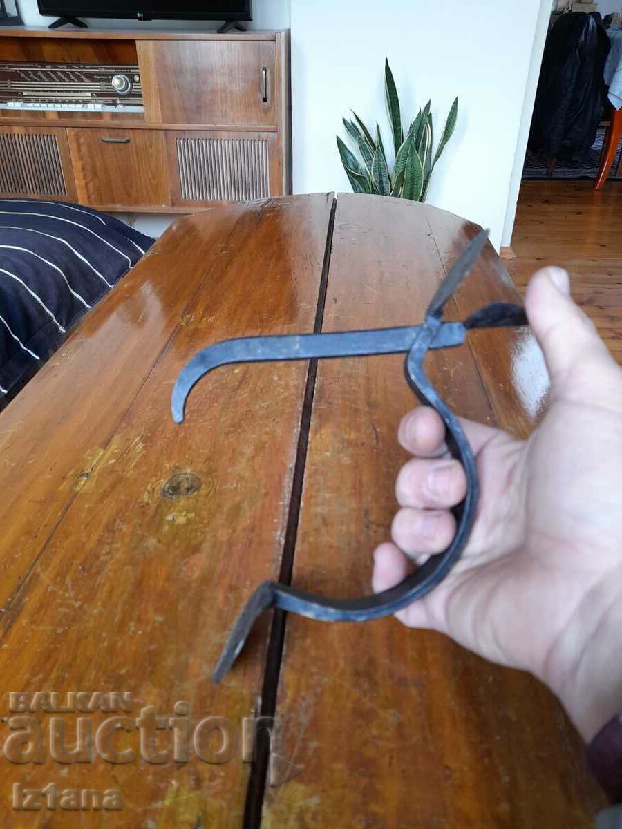 Стара дръжка за врата,порта с цена 40.00 лв. | € 20.45 Стара дръжка за врата,порта с цена 40.00 лв. | € 20.45