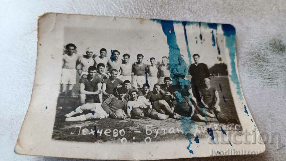 Foto Echipele de fotbal din Lehchevo și Bhutan 1945