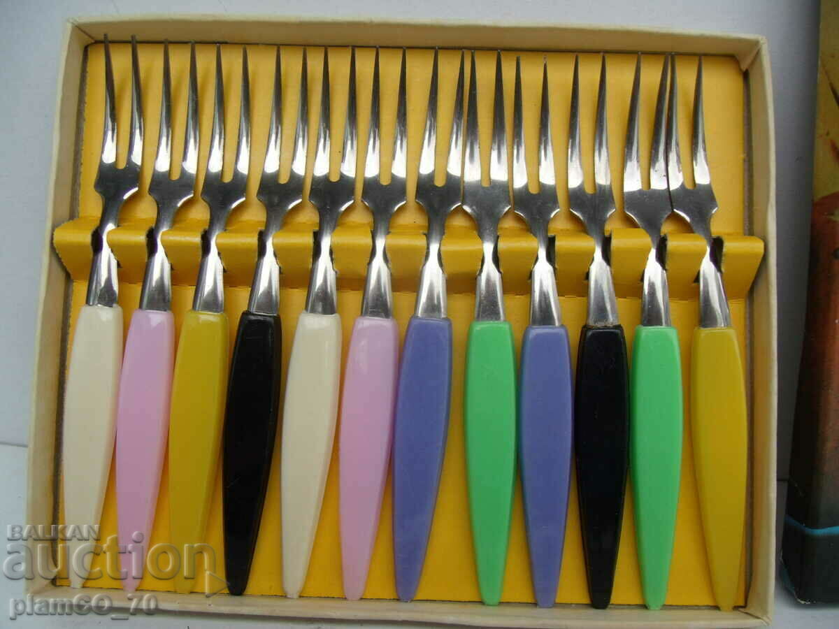 #*6909 old small cocktail forks - Coctail - Gabeln with price 6.00 BGN | € 3.07 #*6909 old small cocktail forks - Coctail - Gabeln with price 6.00 BGN | € 3.07