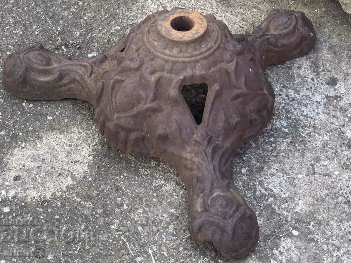 Чугунена стойка за маса или друго с цена 88.00 лв. | € 44.99 Чугунена стойка за маса или друго с цена 88.00 лв. | € 44.99