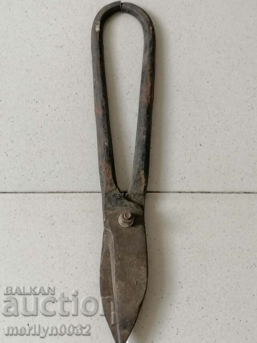 Δημοπρασία Παλιό βουλγάρικο σφυρήλατο ψαλίδι λαμαρίνας Δημοπρασία Παλιό βουλγάρικο σφυρήλατο ψαλίδι λαμαρίνας