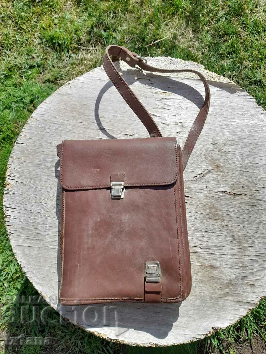 An old commander's bag with price 55.00 BGN | € 28.12 An old commander's bag with price 55.00 BGN | € 28.12
