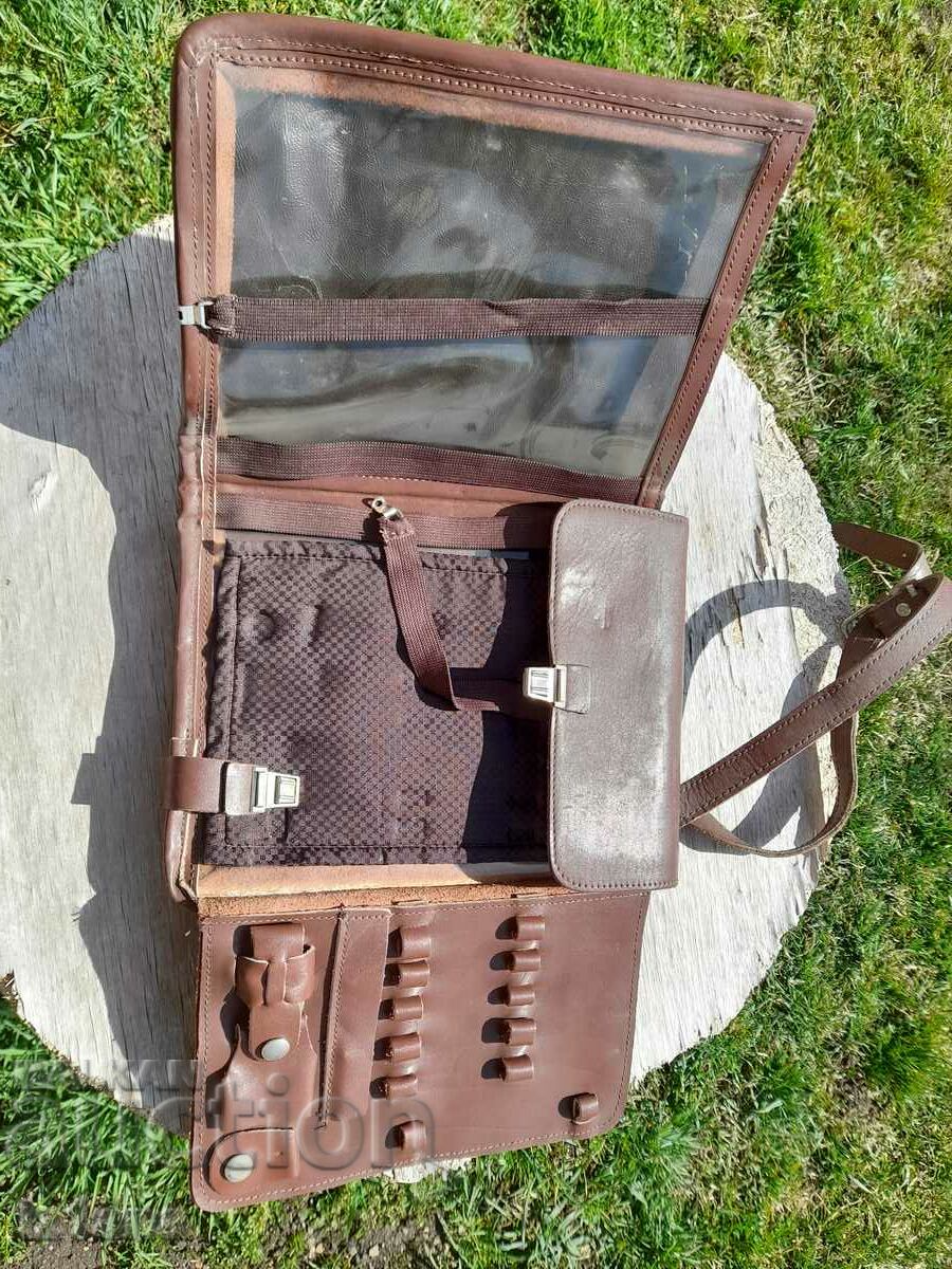 Delivery of An old commander's bag Delivery of An old commander's bag