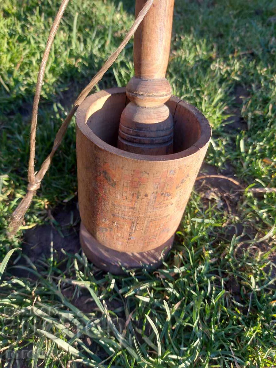 WOODEN MORTAR WITH HAMMER - 7 WOODEN MORTAR WITH HAMMER - 7