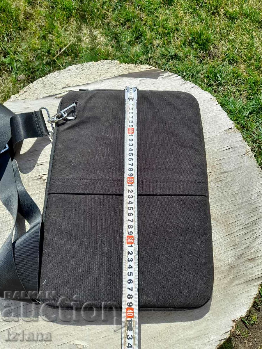 Delivery of Laptop bag Delivery of Laptop bag