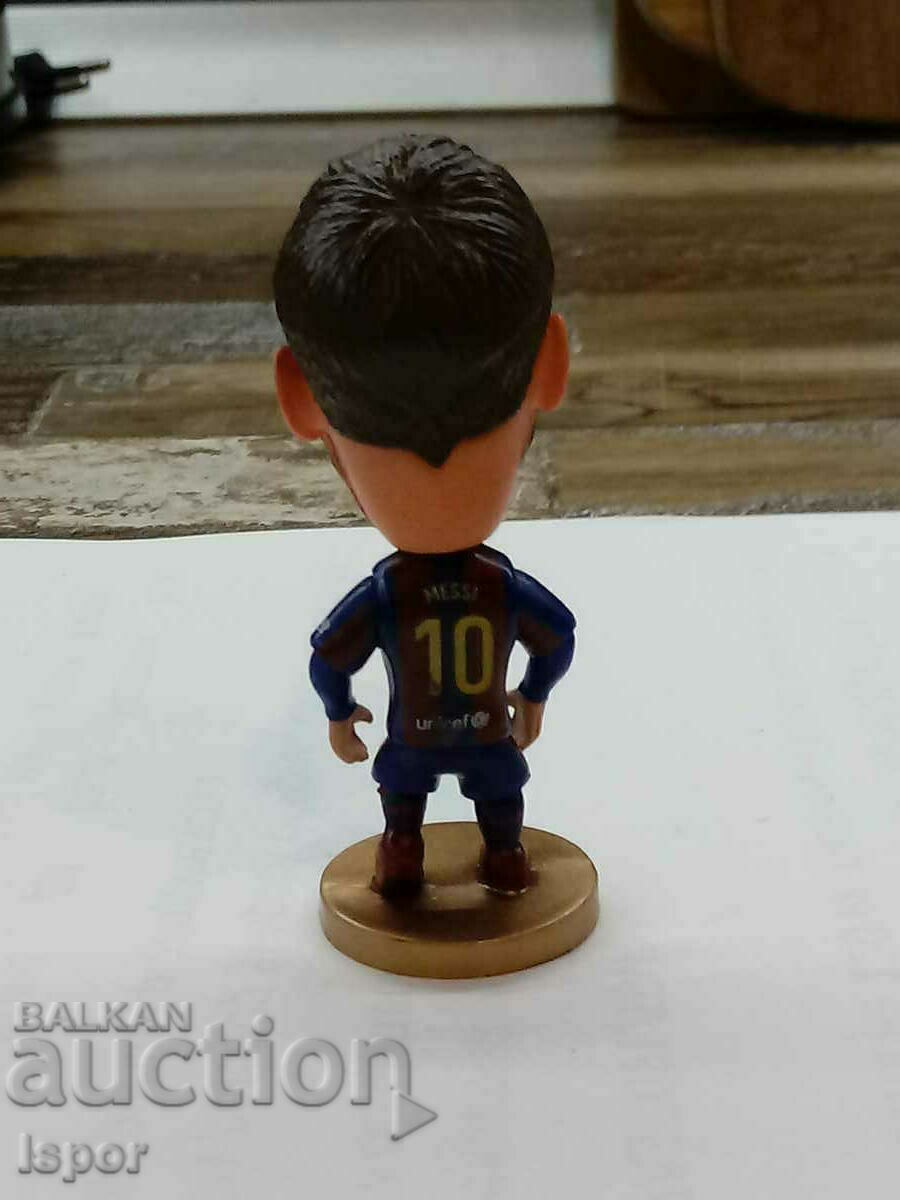Delivery of Statuette of MESSI