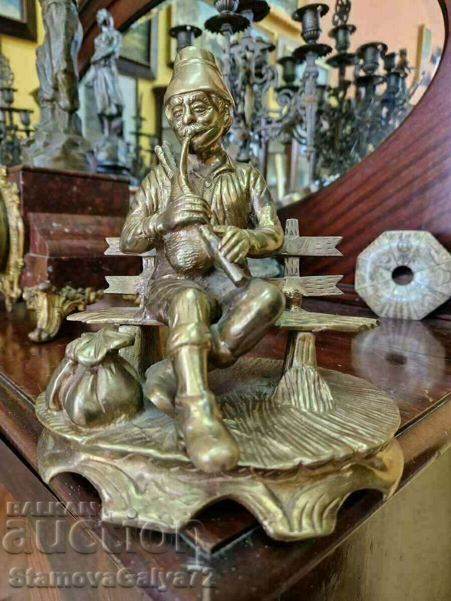 A great antique French bronze figure statuette with price 222.00 BGN | € 113.51 A great antique French bronze figure statuette with price 222.00 BGN | € 113.51