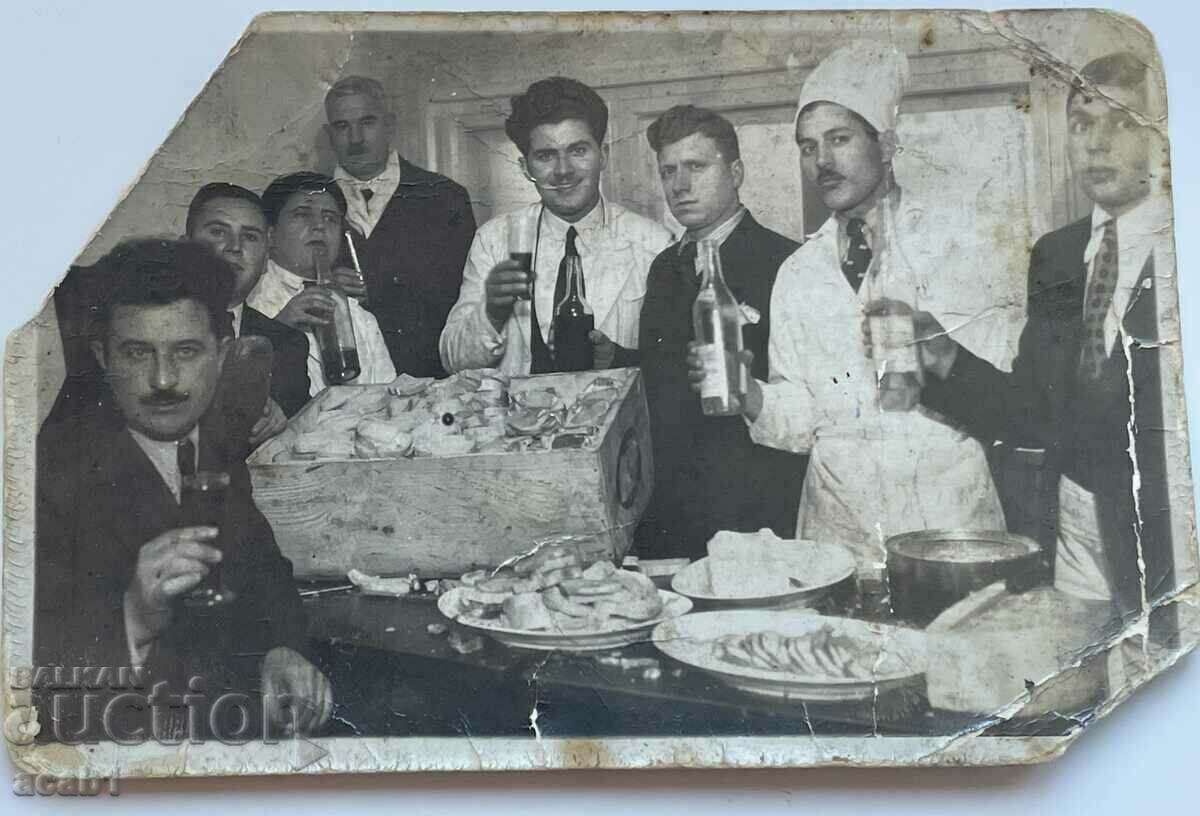 Дегустация с приятели с цена 19.99 лв. | € 10.22 Дегустация с приятели с цена 19.99 лв. | € 10.22