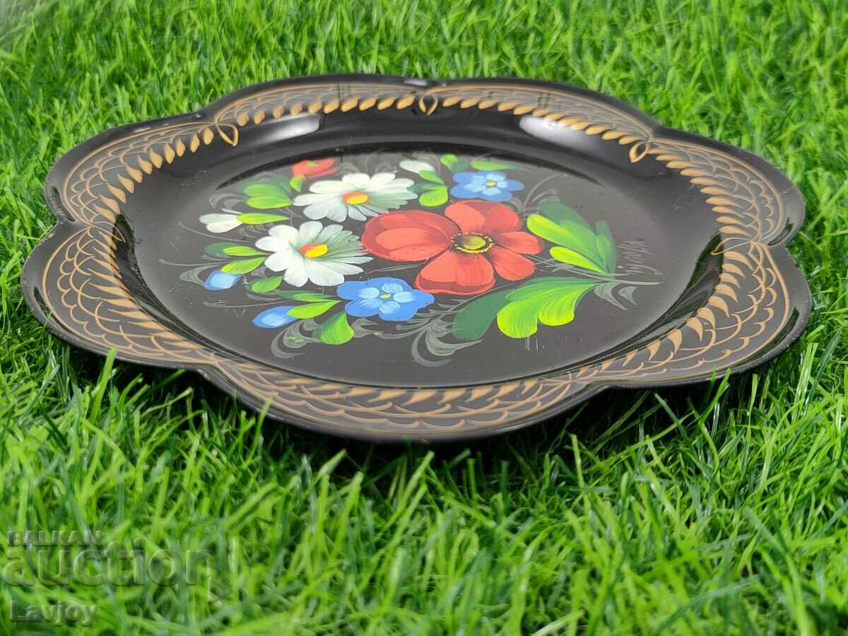 Auction Hand painted plate Auction Hand painted plate