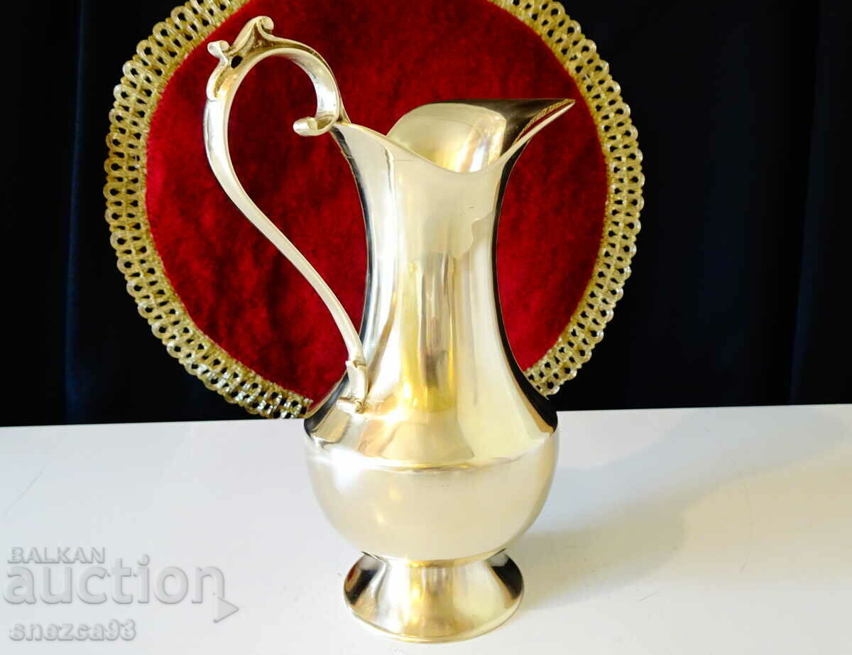 English bronze wine jug 21 cm, Baroque with price 65.00 BGN | € 33.23 English bronze wine jug 21 cm, Baroque with price 65.00 BGN | € 33.23