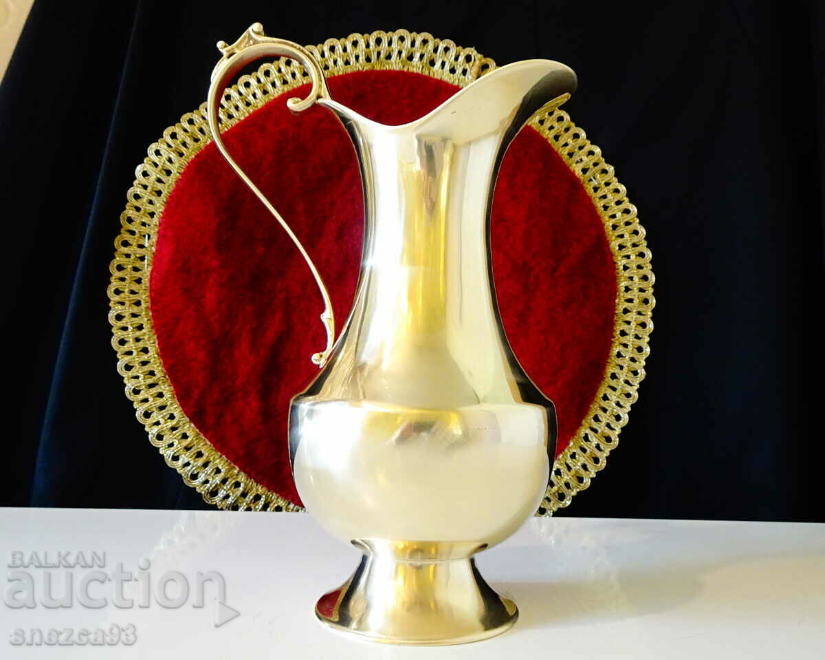 English bronze jug 21 cm.