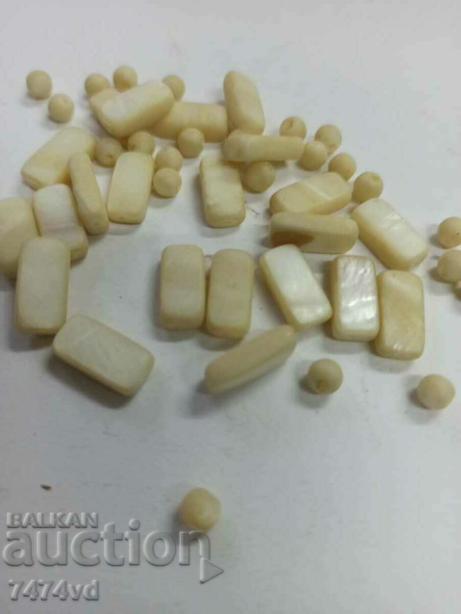 PERLA VECHE, NANIZE, DR cu preț 50.00 BGN | € 25.56 PERLA VECHE, NANIZE, DR cu preț 50.00 BGN | € 25.56