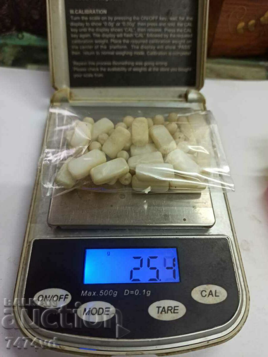 Livrarea PERLA VECHE, NANIZE, DR Livrarea PERLA VECHE, NANIZE, DR