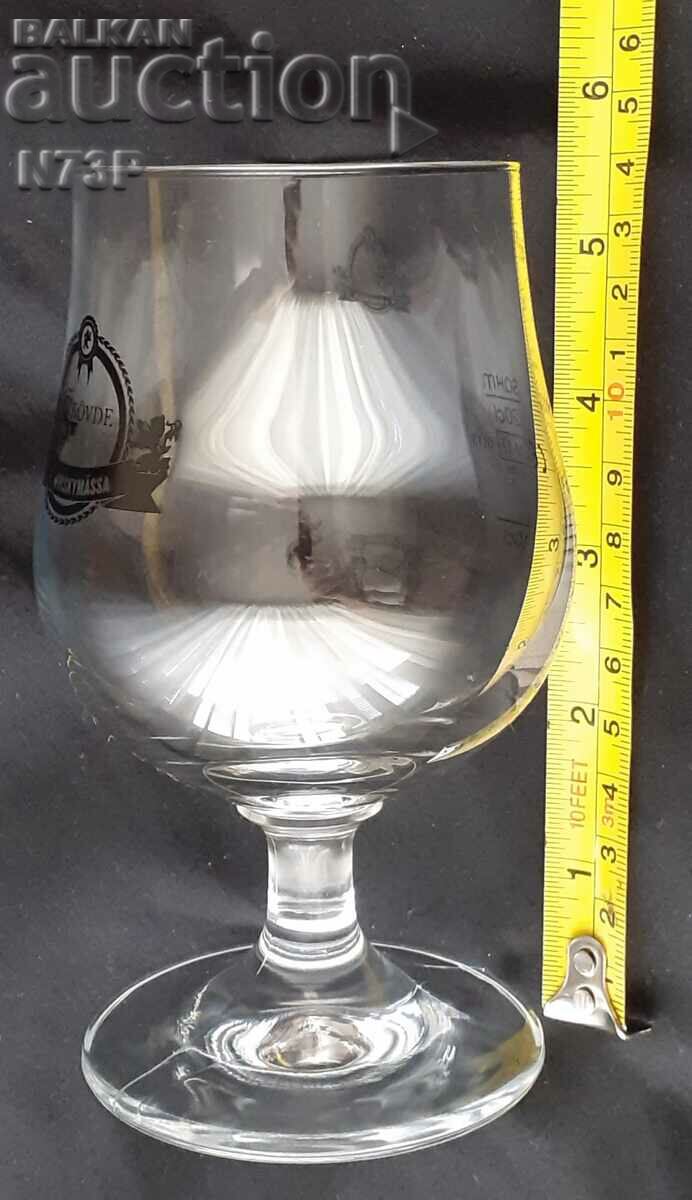 A GLASS. COLLECTION. BEER AND WHISKEY. - 6 A GLASS. COLLECTION. BEER AND WHISKEY. - 6