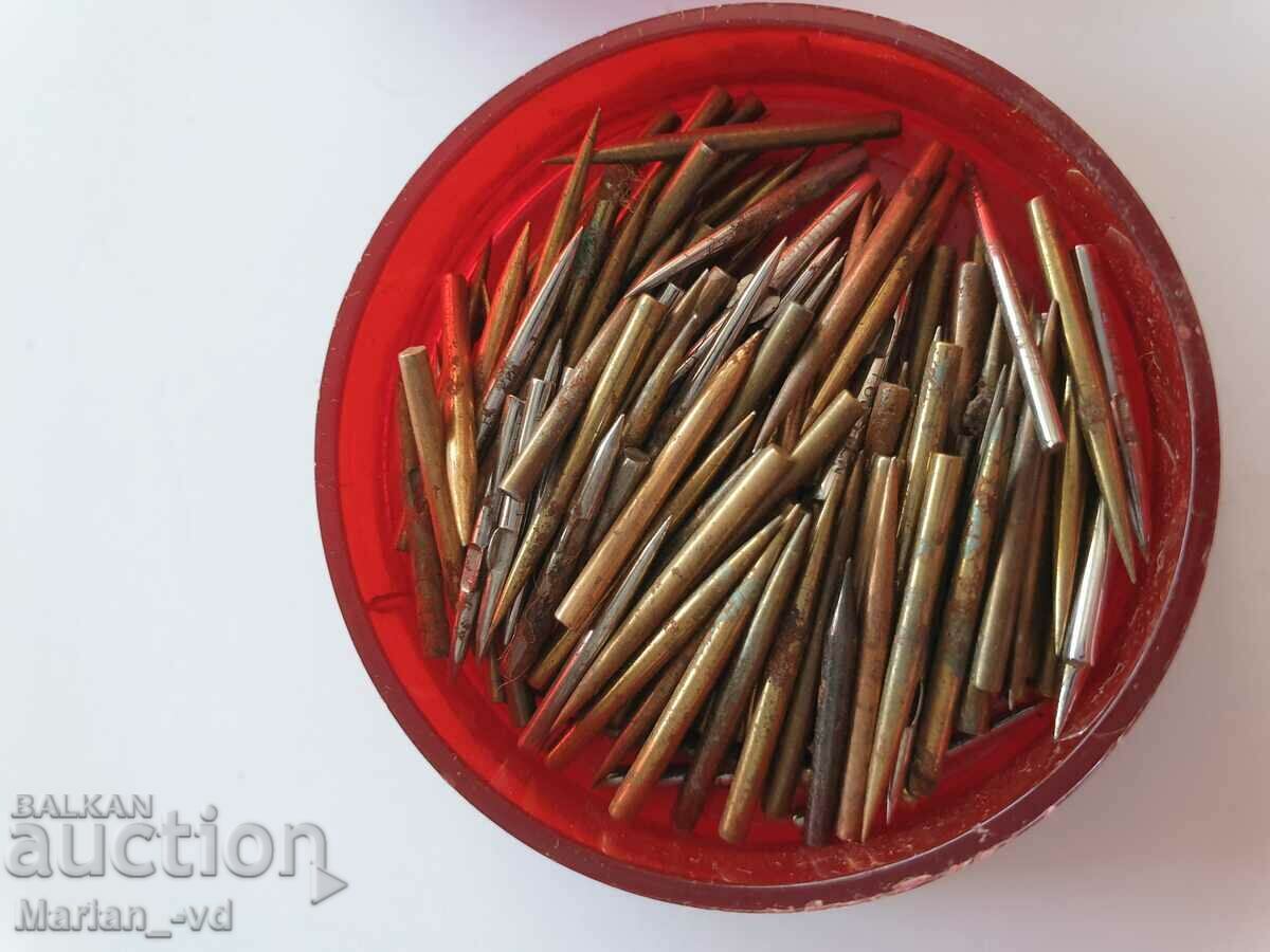 Delivery of Turntable pins with crank Delivery of Turntable pins with crank