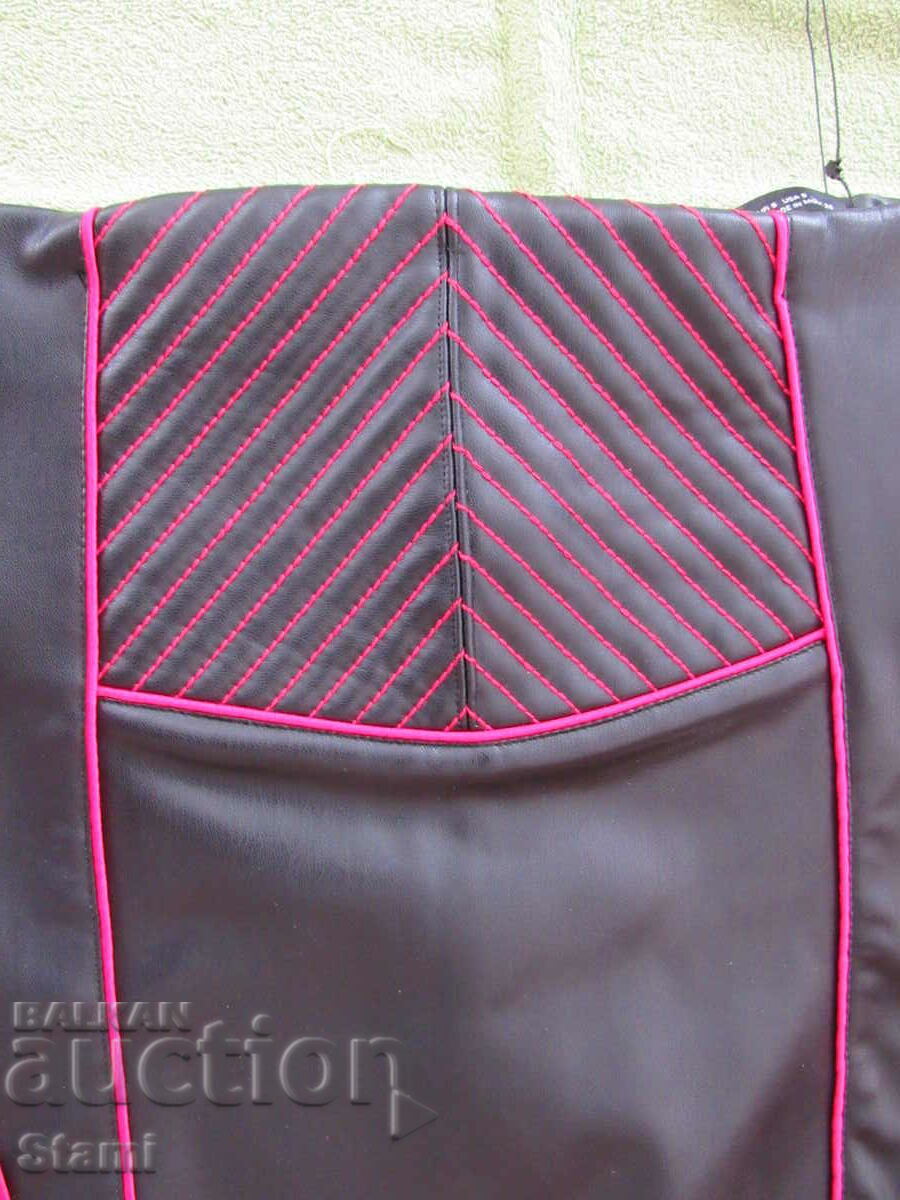 Fustă scurtă din piele neagră nouă ZARA mărimea S cu preț 25.00 BGN | € 12.78