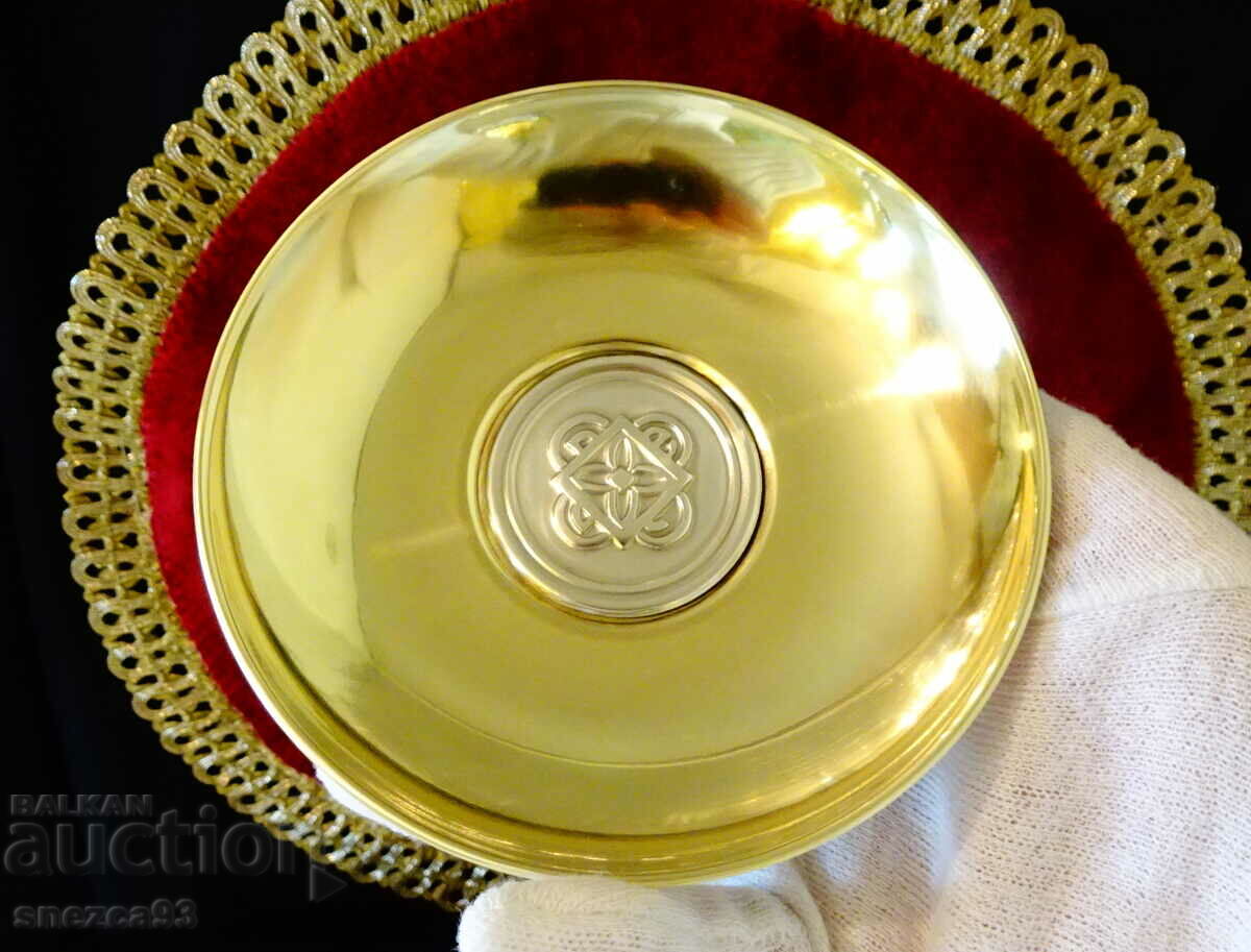 Гръцка ювелирна чиния със сребро 925,маркирана.