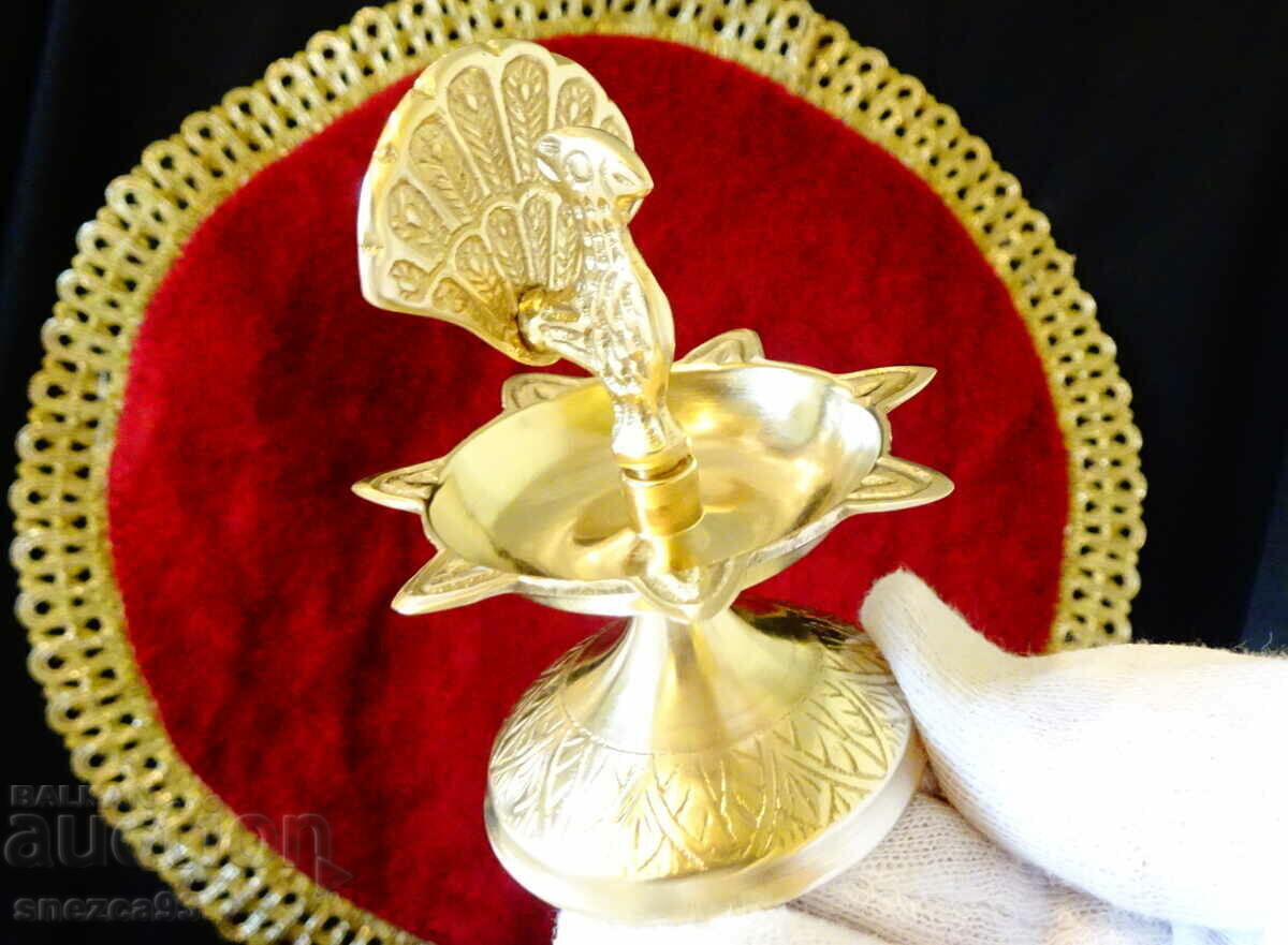 Bronze candlestick with Peacock. - 5