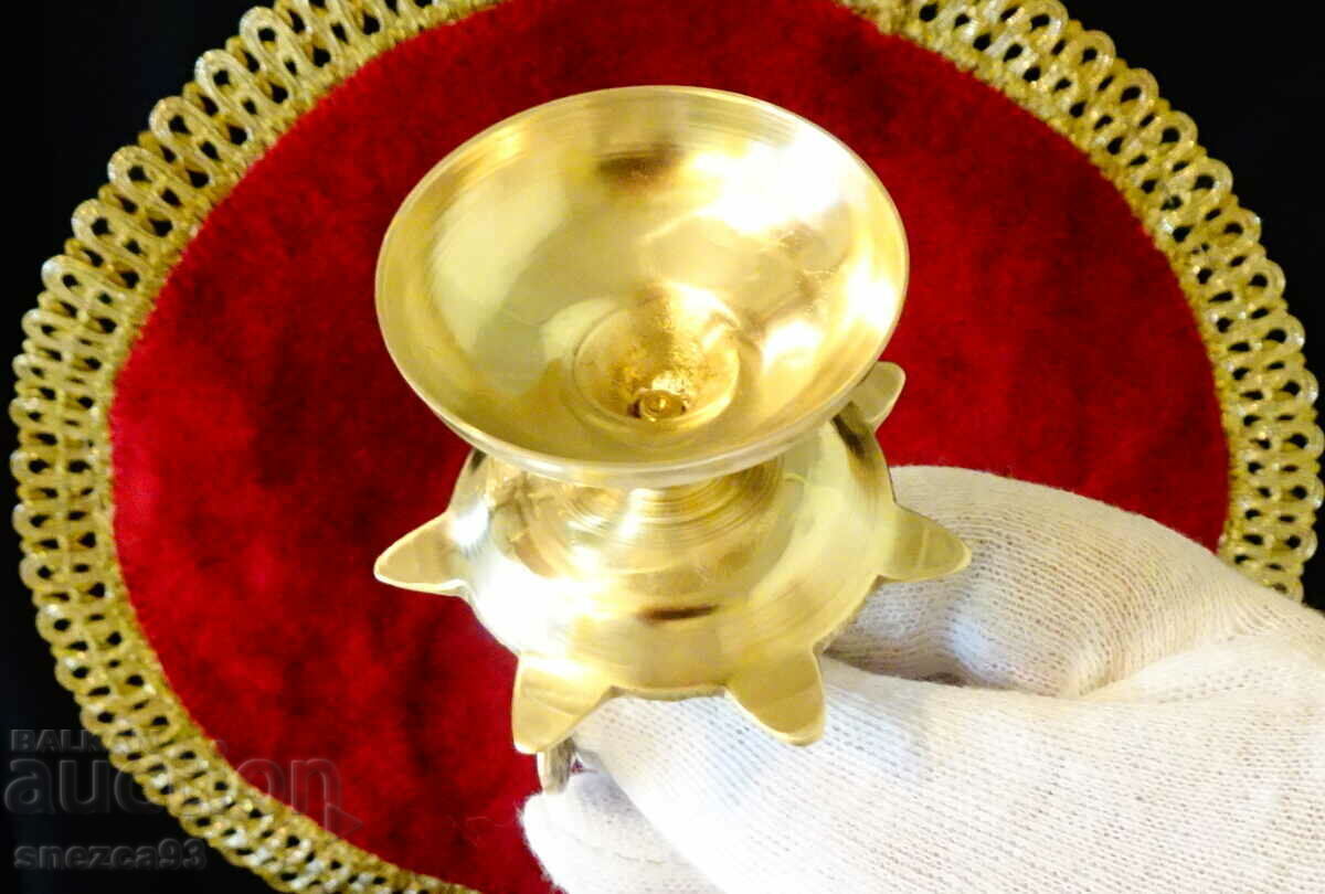 Bronze candlestick with Peacock. - 7