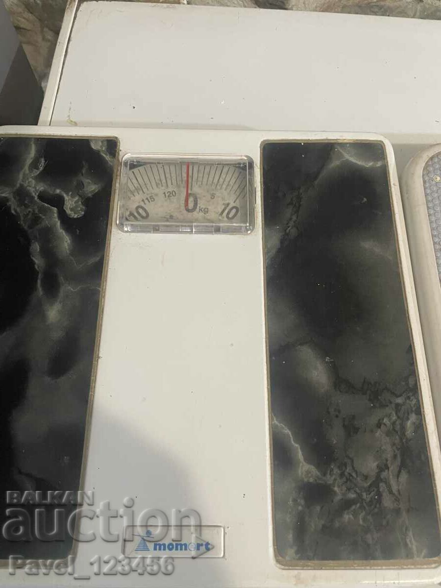 2 old scales with price € 10.00 | 19.56 BGN