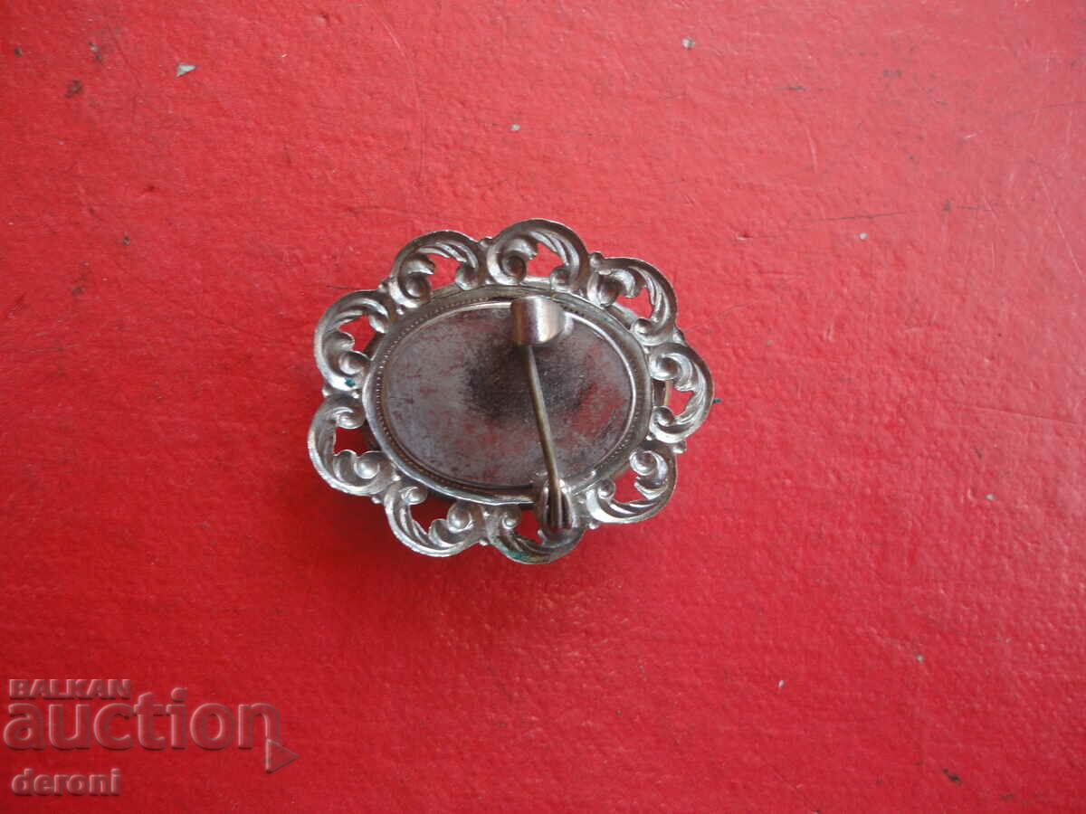 Auction Kamea Brooch Auction Kamea Brooch