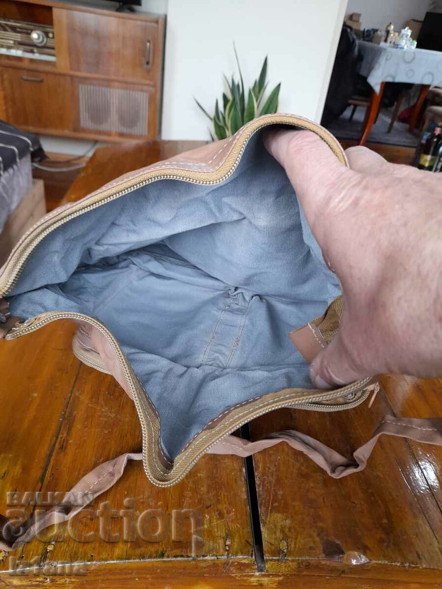 Delivery of Old folding bag Delivery of Old folding bag