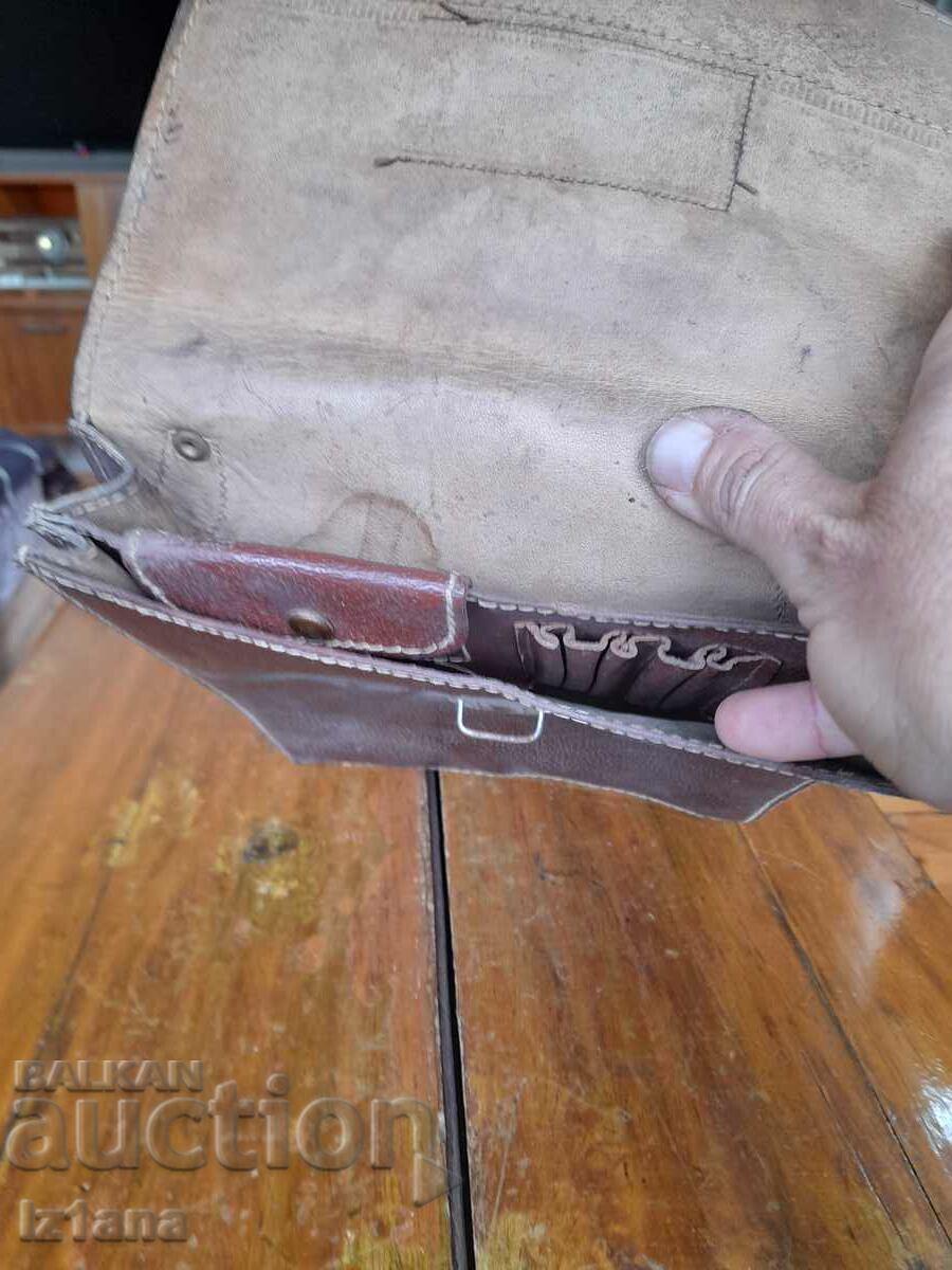 Delivery of An old commander's bag Delivery of An old commander's bag