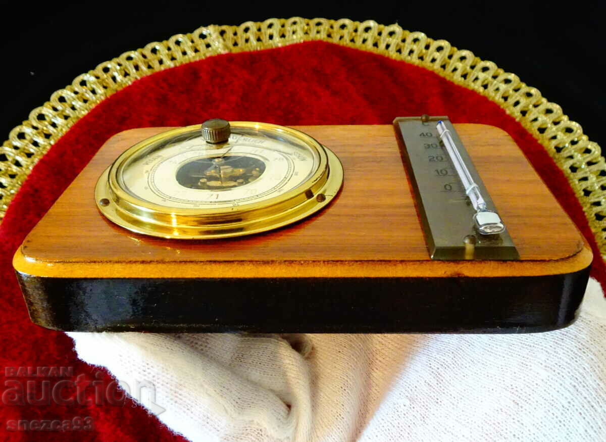 Auction  German barometer, thermometer, brass.