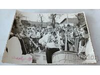 Φωτογραφική Ορχήστρα δημοτικής μουσικής στην πλατεία 1971