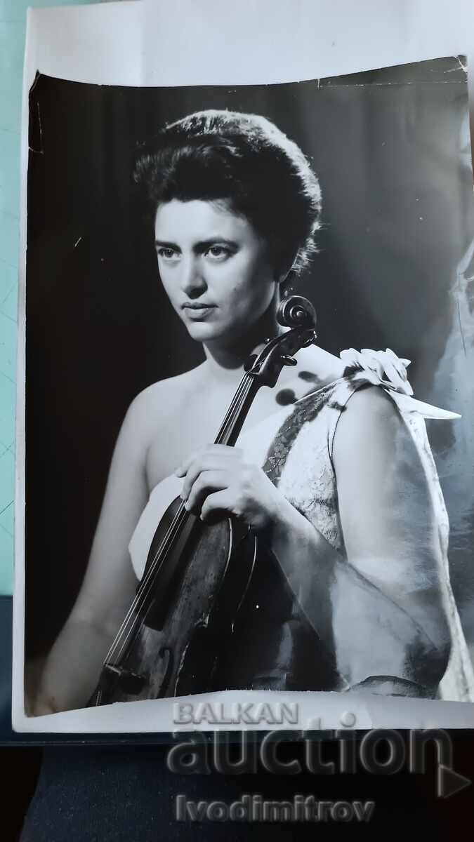 Fotografie h. A. Dina Schneiderman - violonistă
