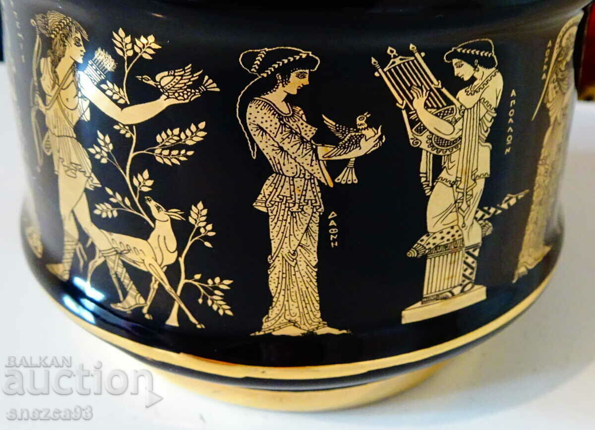 Greek porcelain vase, carafe, 24 karat gold with price 45.00 BGN | € 23.01 Greek porcelain vase, carafe, 24 karat gold with price 45.00 BGN | € 23.01