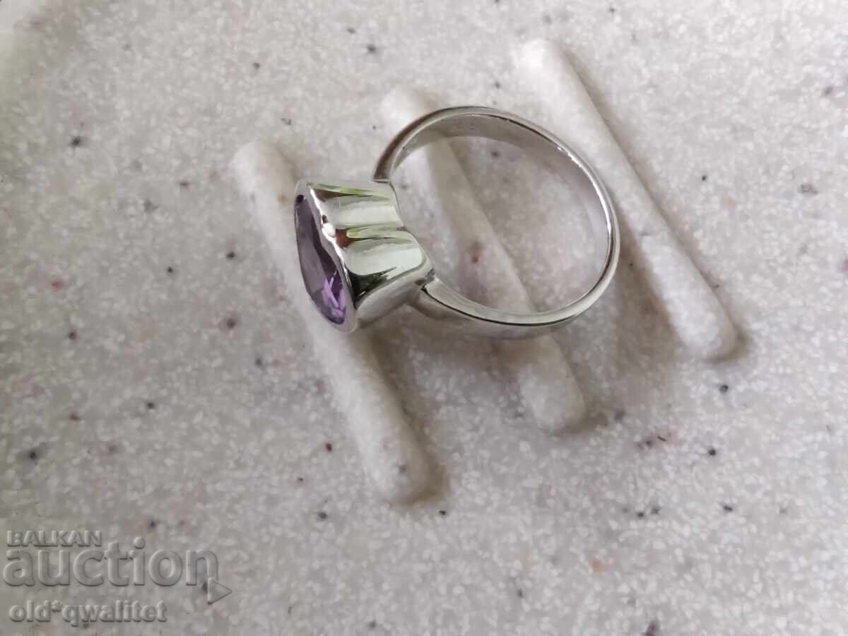 Auction Silver ring with Amethyst, size 60-61 Auction Silver ring with Amethyst, size 60-61