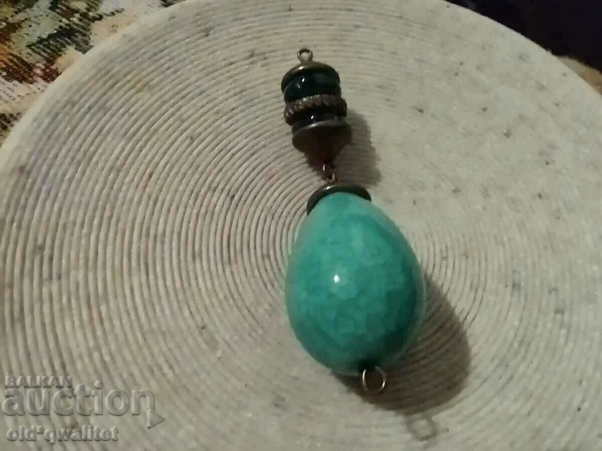 Auction  Medallion large, very fresh and present