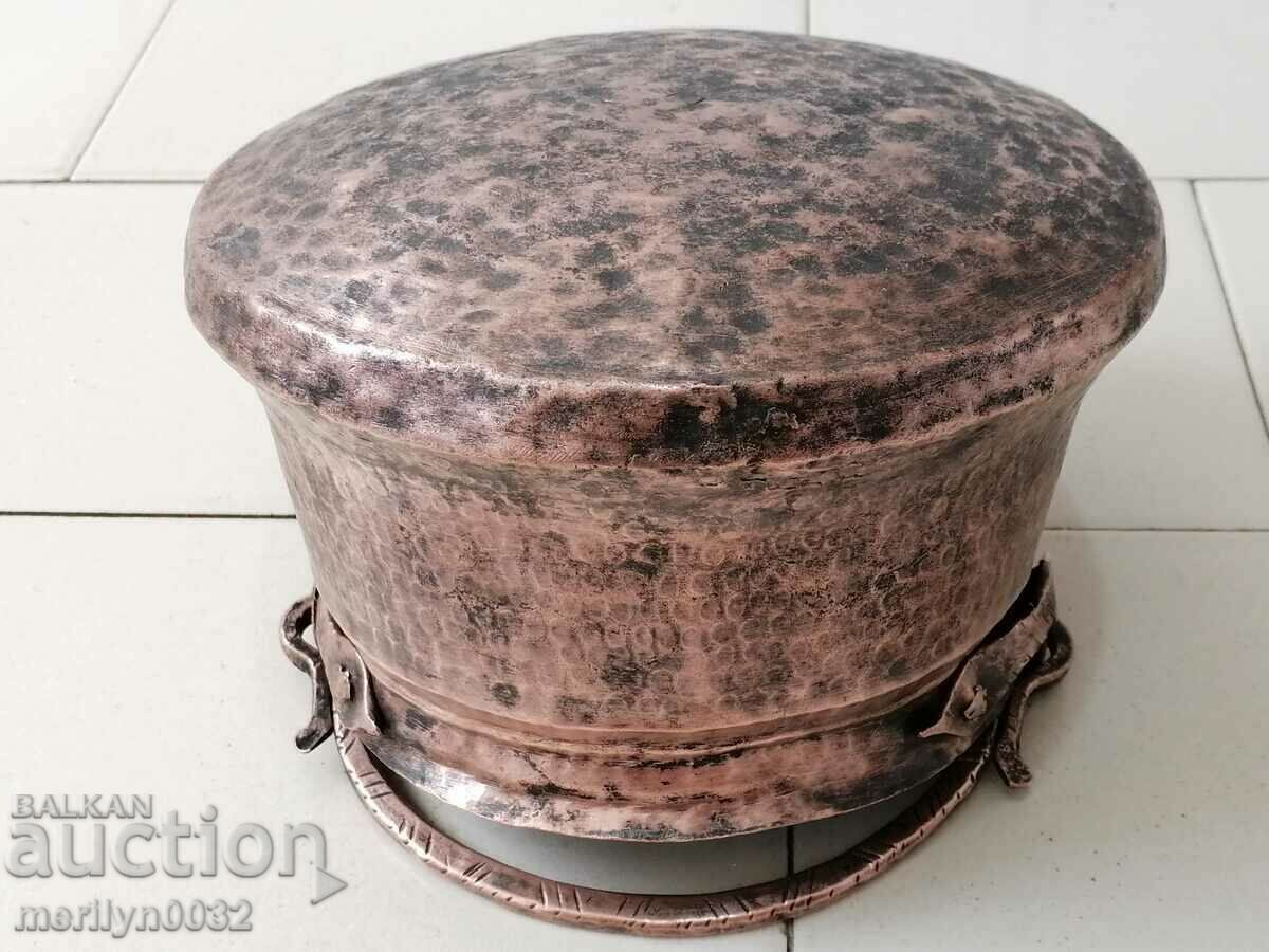 Ένα παλιό καζάνι χαλκού συνθλίβει ένα χάλκινο δοχείο χαλκού με τιμή 139.00 BGN | € 71.07 Ένα παλιό καζάνι χαλκού συνθλίβει ένα χάλκινο δοχείο χαλκού με τιμή 139.00 BGN | € 71.07