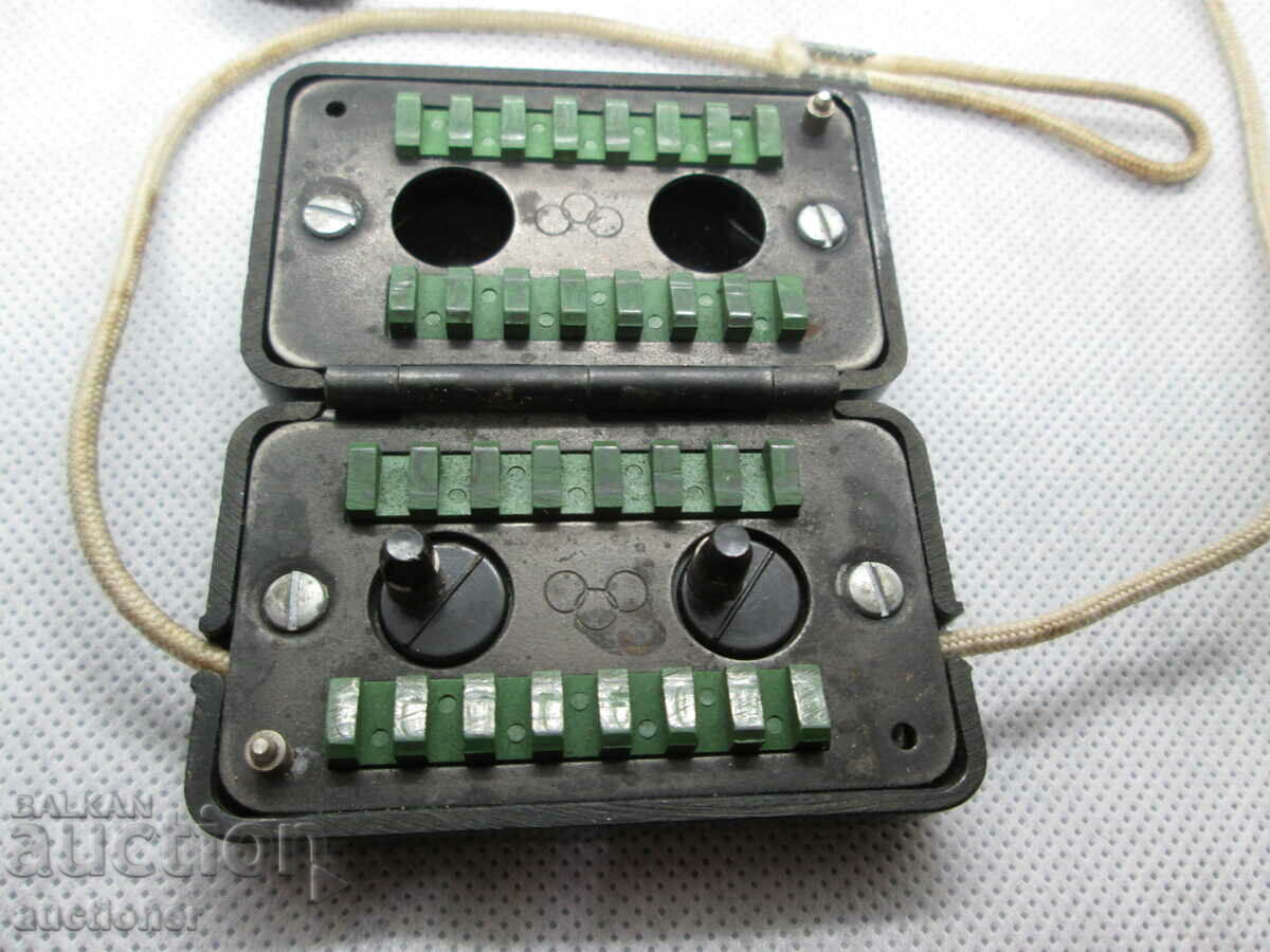 OLD BARBER SHARPENING MACHINE with price 30.00 BGN | € 15.34 OLD BARBER SHARPENING MACHINE with price 30.00 BGN | € 15.34