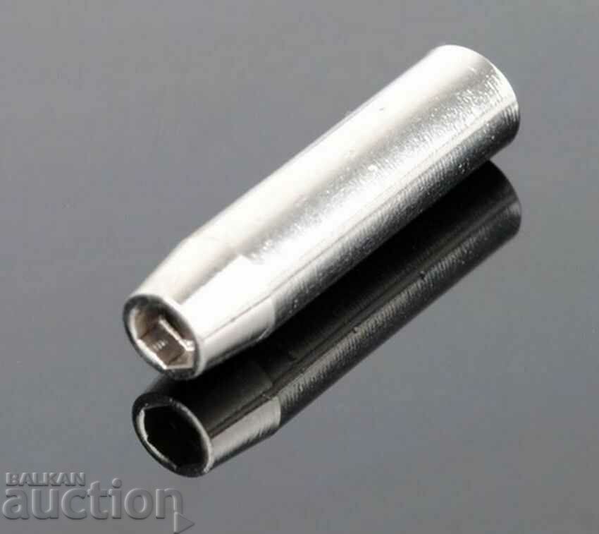 O șurubelniță mică pe un inel de chei îndreptă crucea și hexagonal - 6 O șurubelniță mică pe un inel de chei îndreptă crucea și hexagonal - 6