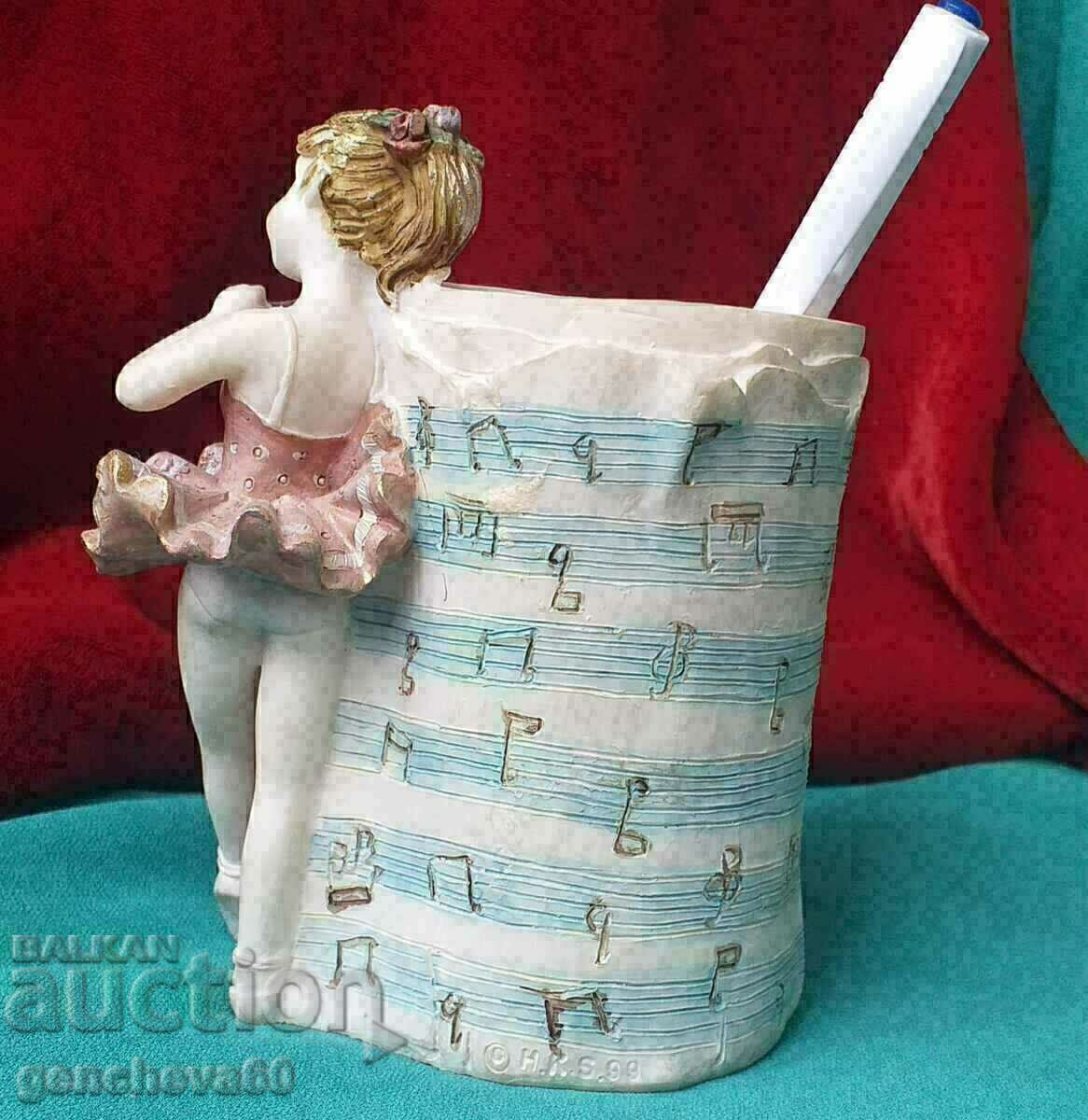 Pencil case, Ballerina with violin marking with price € 6.14 | 12.01 BGN Pencil case, Ballerina with violin marking with price € 6.14 | 12.01 BGN