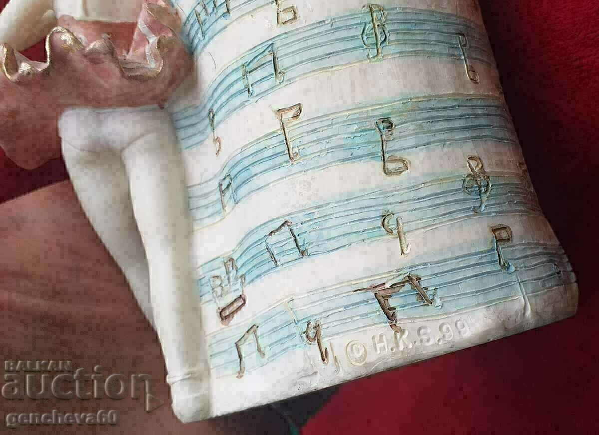 Auction Pencil case, Ballerina with violin marking Auction Pencil case, Ballerina with violin marking