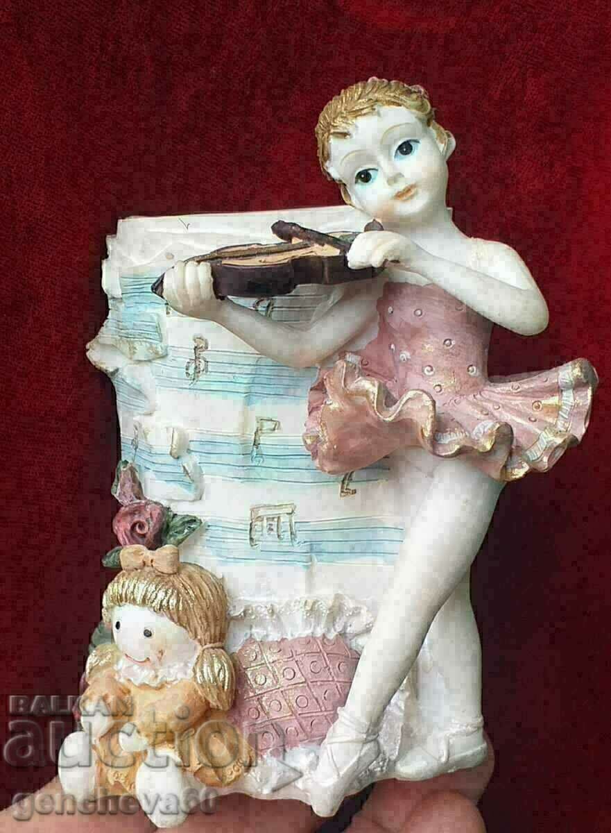 Delivery of Pencil case, Ballerina with violin marking Delivery of Pencil case, Ballerina with violin marking