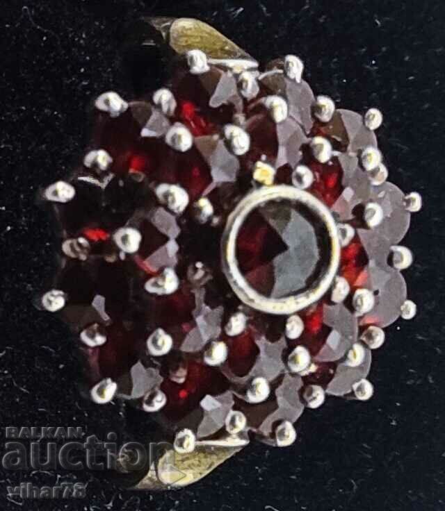 Auction OLD LADIES SILVER RING WITH GARNET AND GOLD PLATED Auction OLD LADIES SILVER RING WITH GARNET AND GOLD PLATED