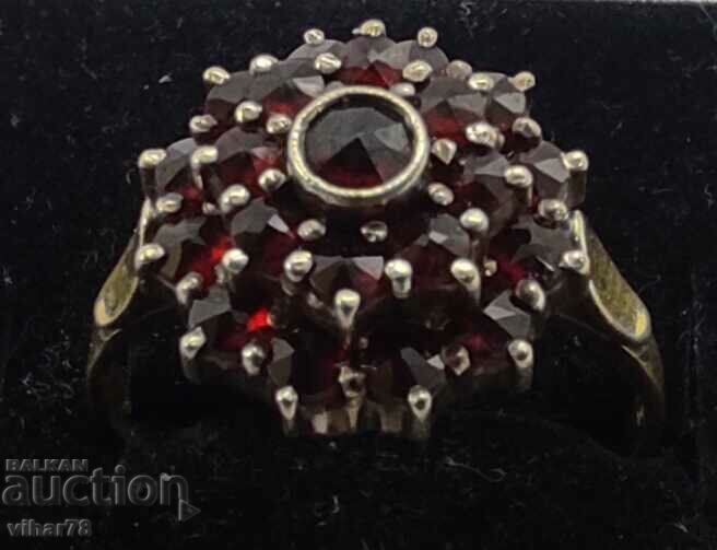 OLD LADIES SILVER RING WITH GARNET AND GOLD PLATED - 6 OLD LADIES SILVER RING WITH GARNET AND GOLD PLATED - 6