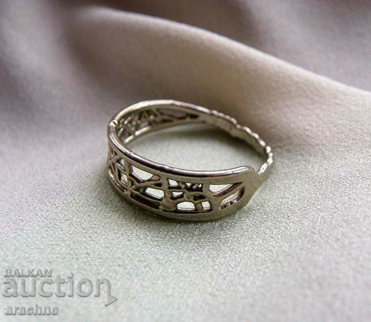 Modernist silver ring with price 15.00 BGN | € 7.67 Modernist silver ring with price 15.00 BGN | € 7.67