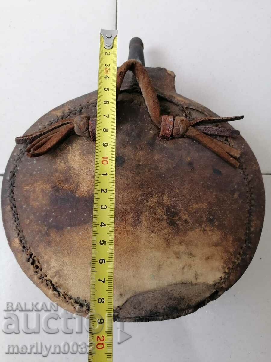 Haiduk powder flask wood and leather UNIQUE rifle pistol 19th century - 5 Haiduk powder flask wood and leather UNIQUE rifle pistol 19th century - 5