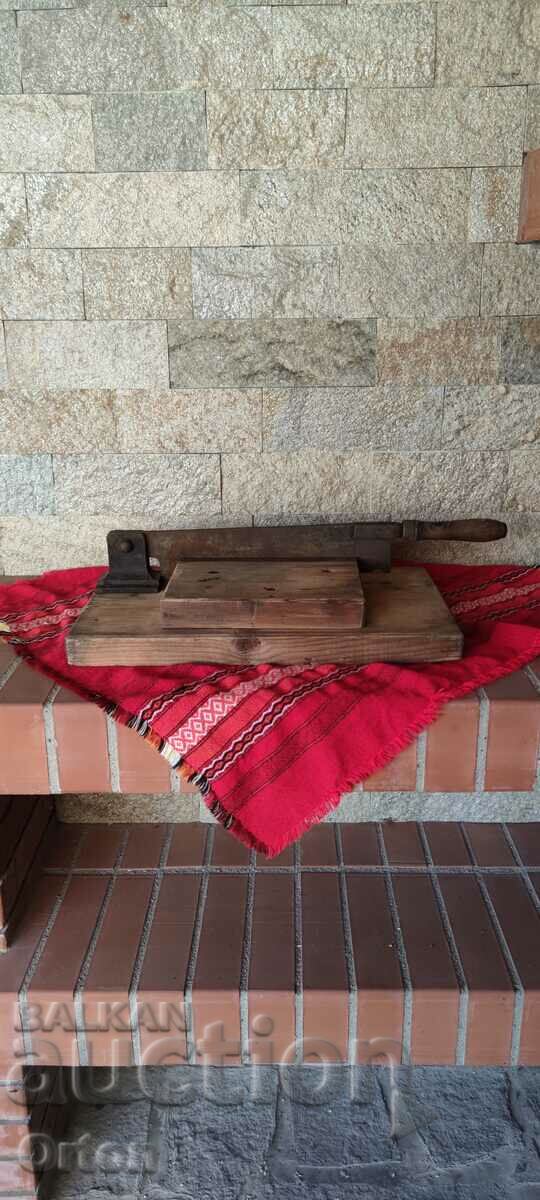 OLD SATURN WITH BOARD / ANTIQUE - 7 OLD SATURN WITH BOARD / ANTIQUE - 7